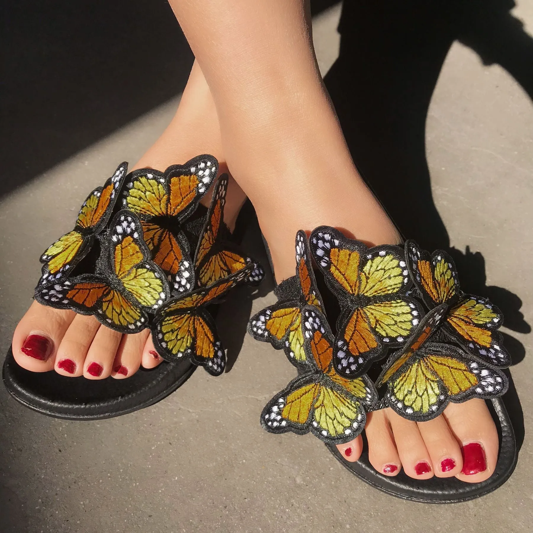 Women butterfly peep toe flat 
summer casual beach slide sandals