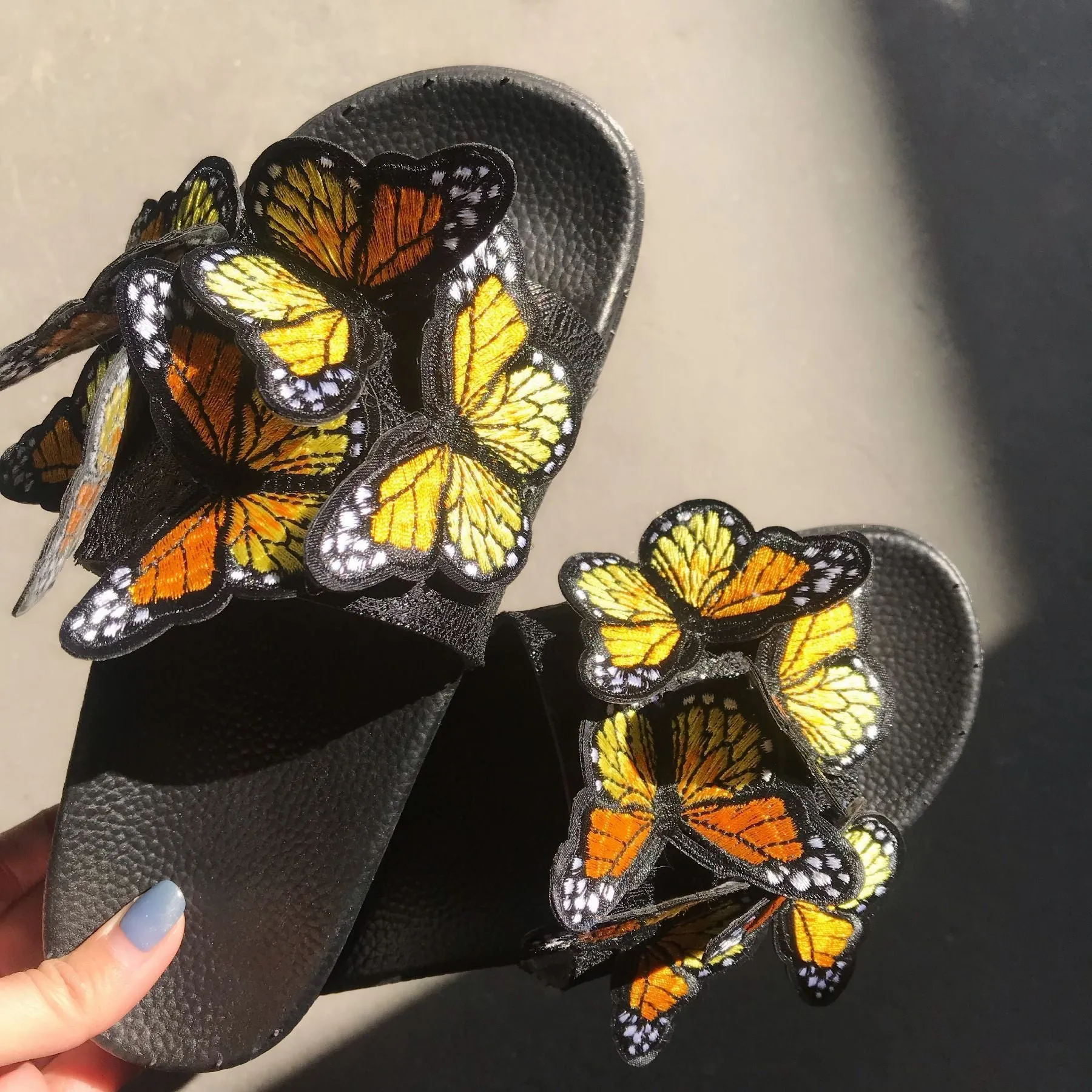Women butterfly peep toe flat 
summer casual beach slide sandals