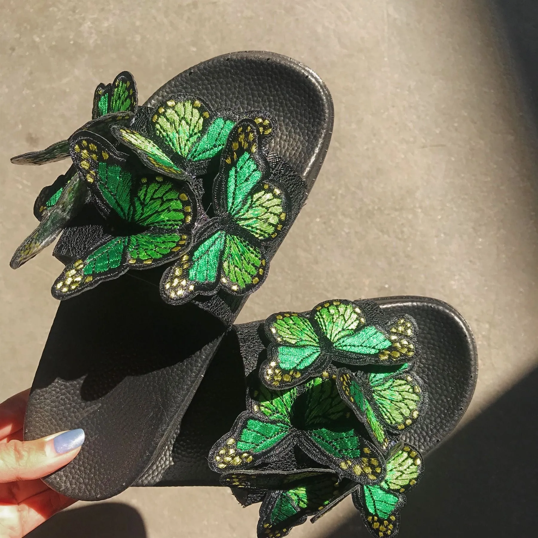 Women butterfly peep toe flat 
summer casual beach slide sandals