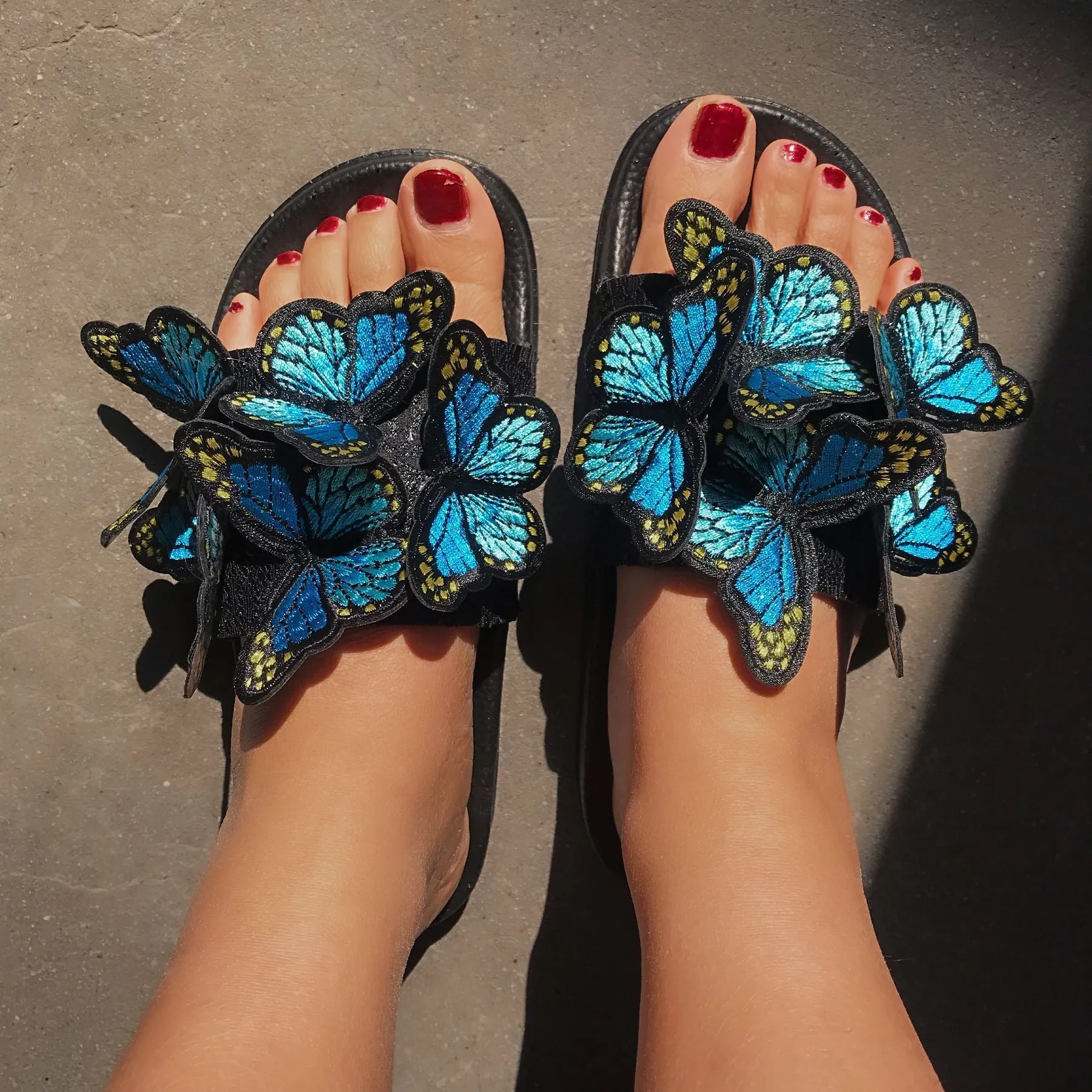 Women butterfly peep toe flat 
summer casual beach slide sandals