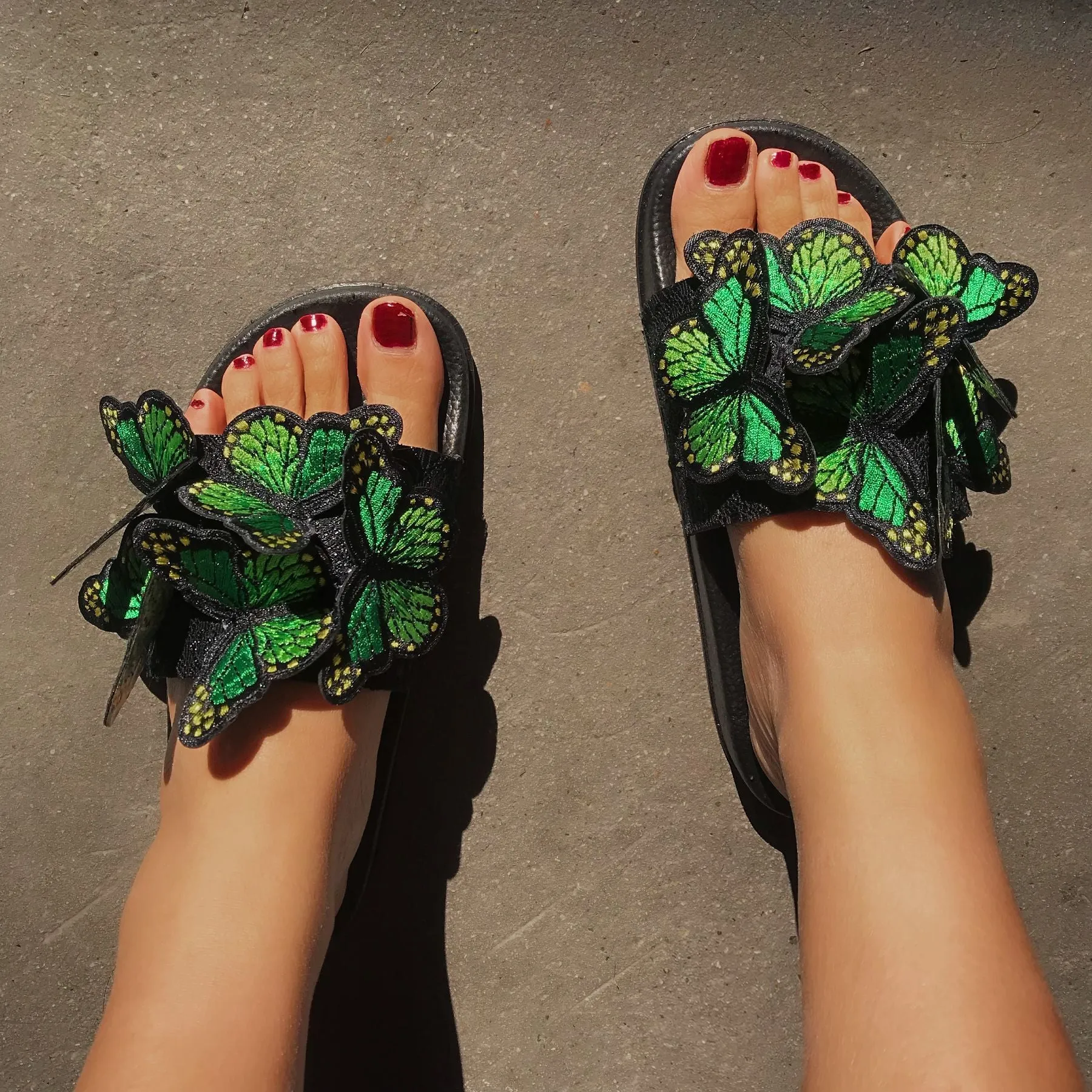 Women butterfly peep toe flat 
summer casual beach slide sandals