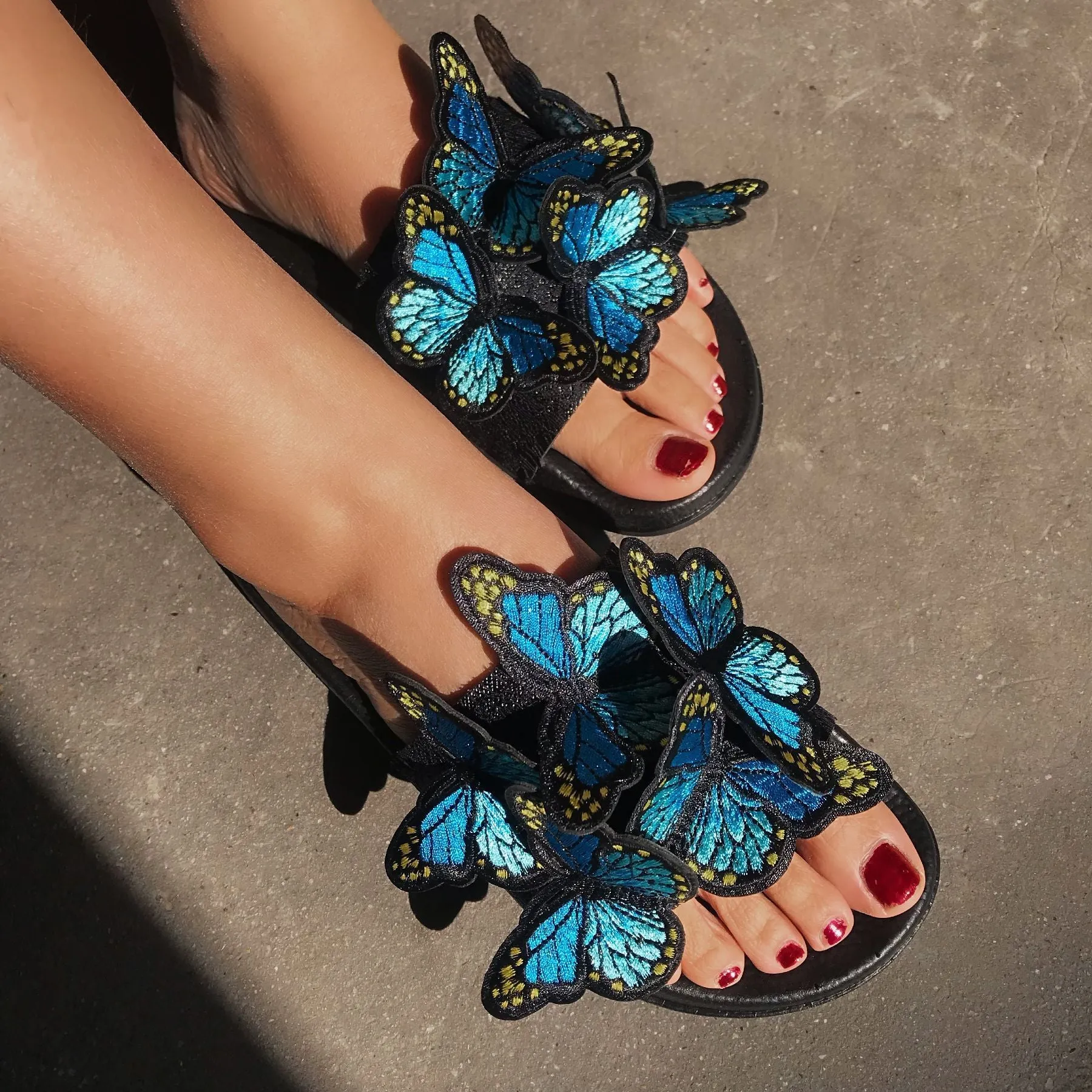 Women butterfly peep toe flat 
summer casual beach slide sandals