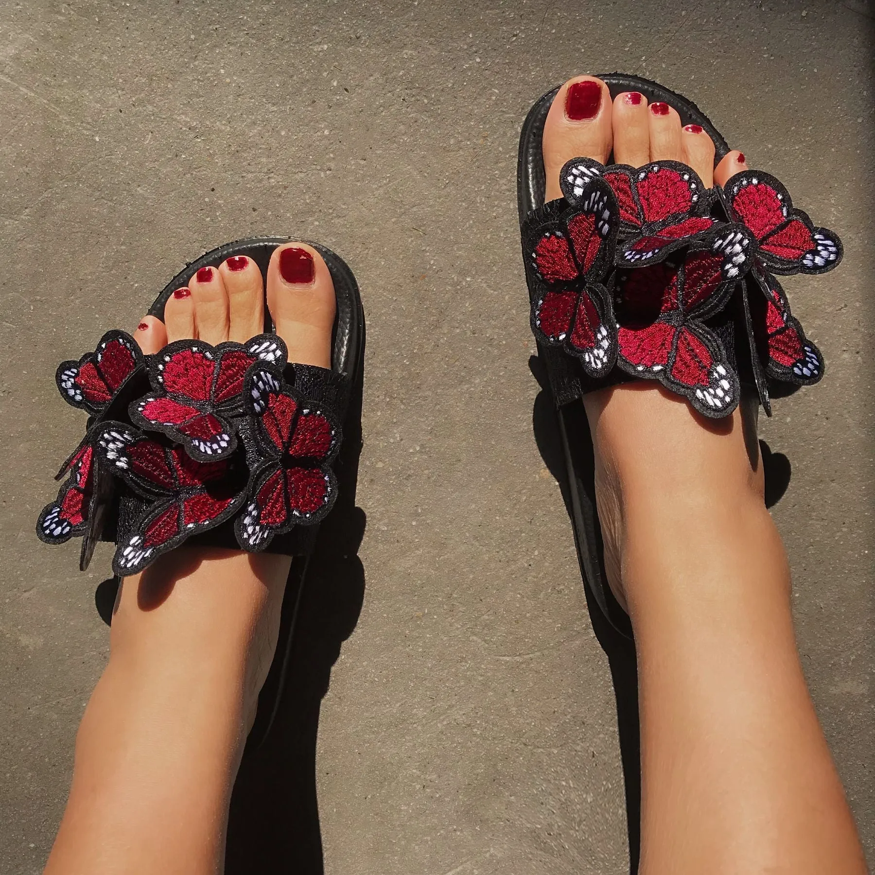 Women butterfly peep toe flat 
summer casual beach slide sandals