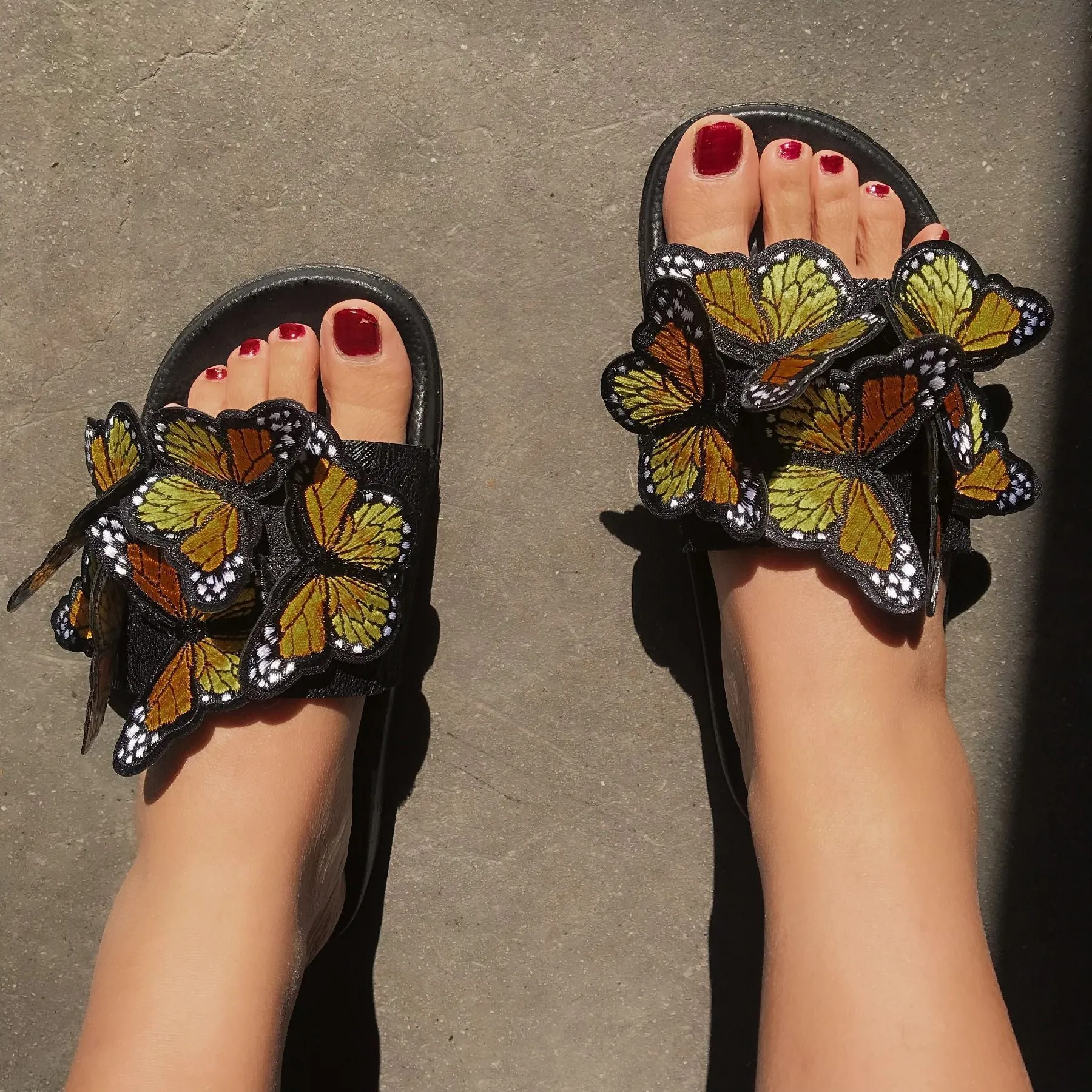 Women butterfly peep toe flat 
summer casual beach slide sandals