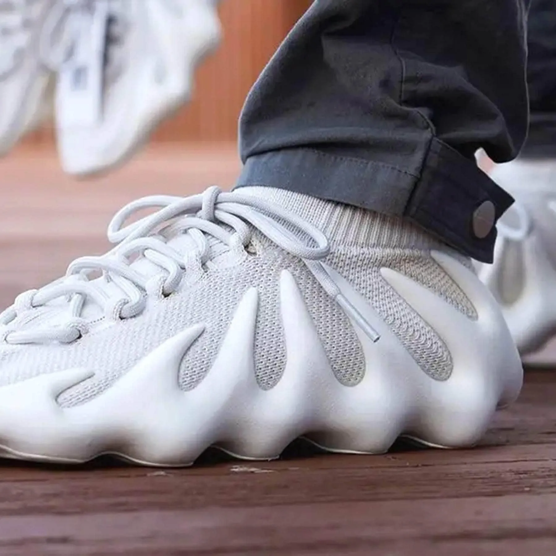YEEZY 450 CLOUD WHITE